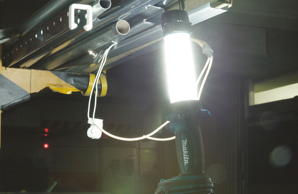 Lampe LED Makita 14,4 und 18 V - Mitech AG Elektrotechnik